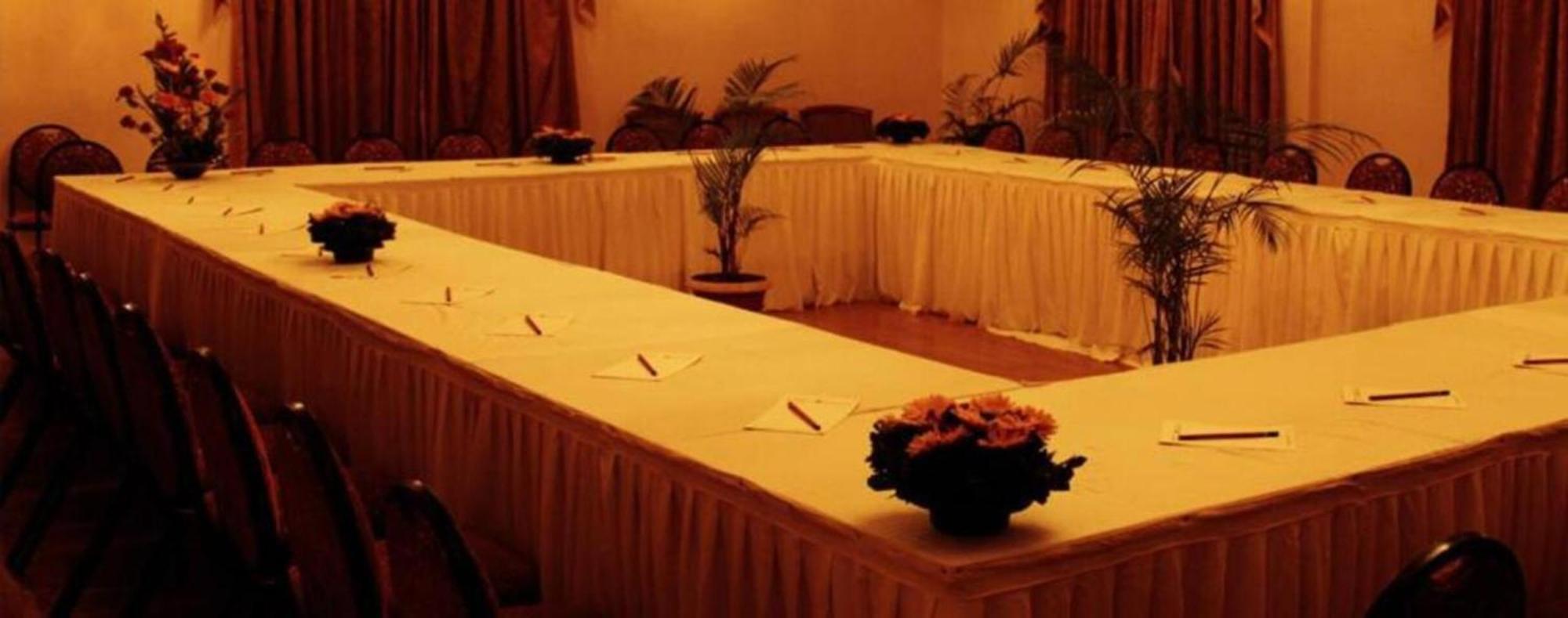Kailash Parbat Hotel Lonavala Exterior photo
