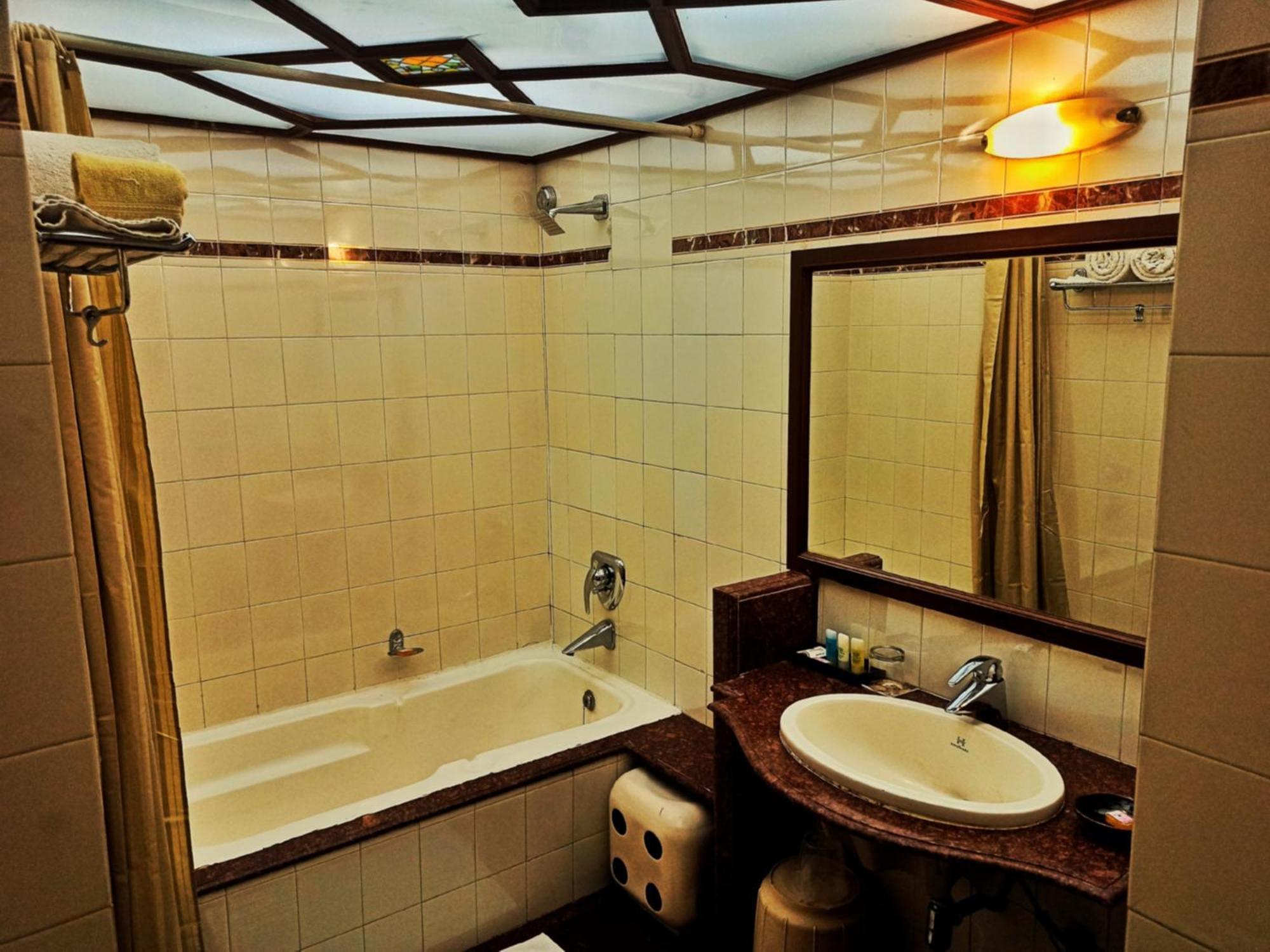Kailash Parbat Hotel Lonavala Exterior photo